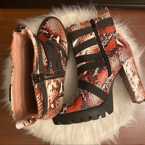 Sexy and Hawt snake skin booties!